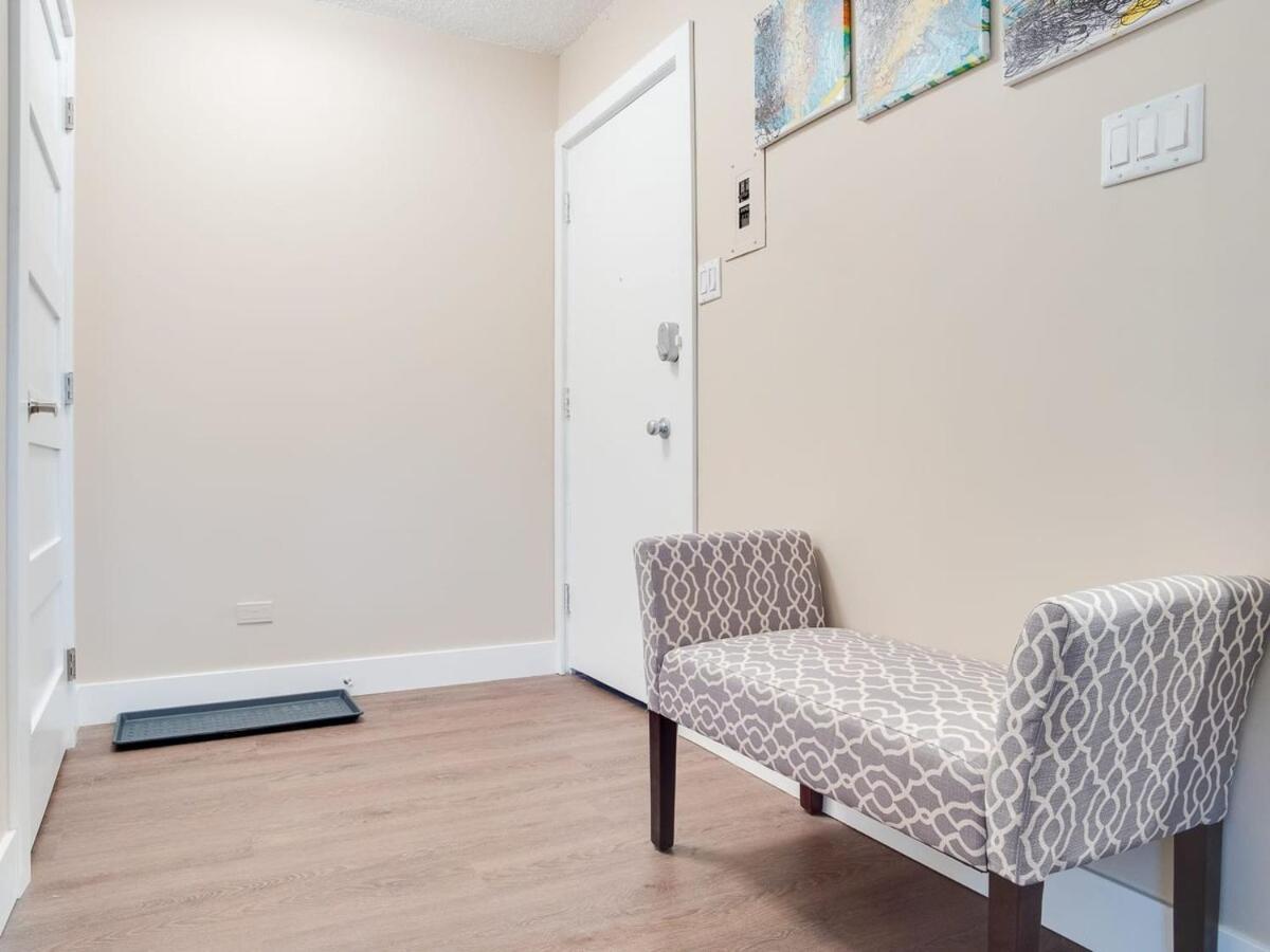 Gorgeous 2Br Condo W Parking Patio Coffee! Calgary Exterior photo