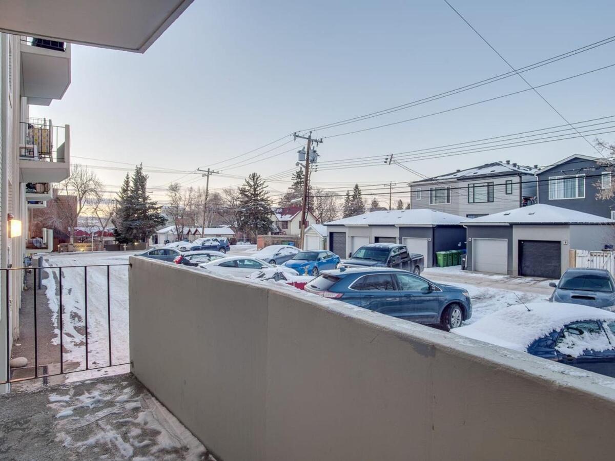 Gorgeous 2Br Condo W Parking Patio Coffee! Calgary Exterior photo
