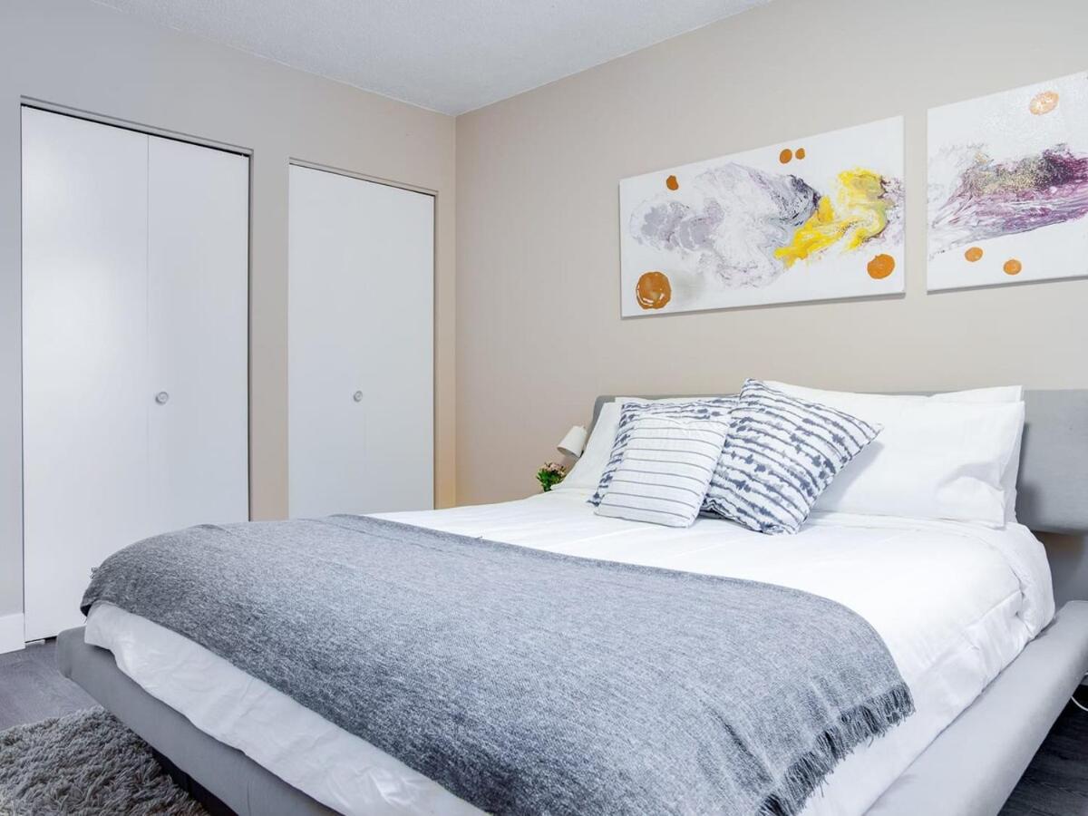 Gorgeous 2Br Condo W Parking Patio Coffee! Calgary Exterior photo
