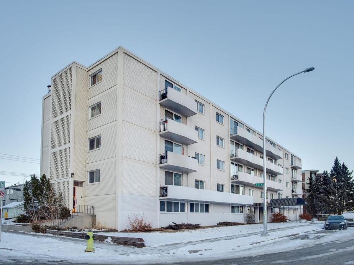 Gorgeous 2Br Condo W Parking Patio Coffee! Calgary Exterior photo